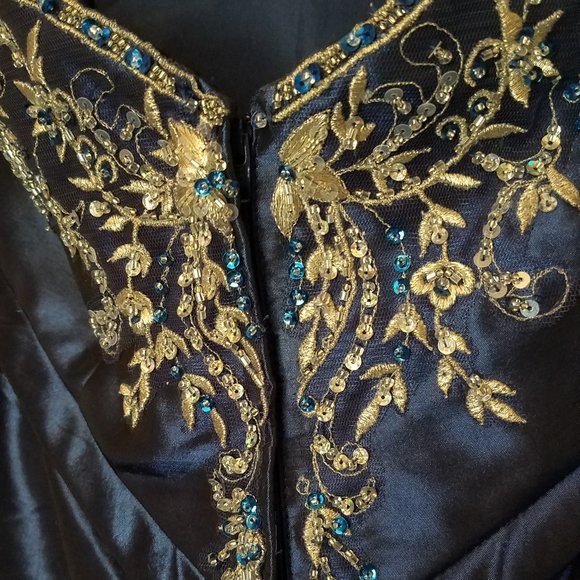 Cinderella Prom Dress/Gown - Picture 6 of 6